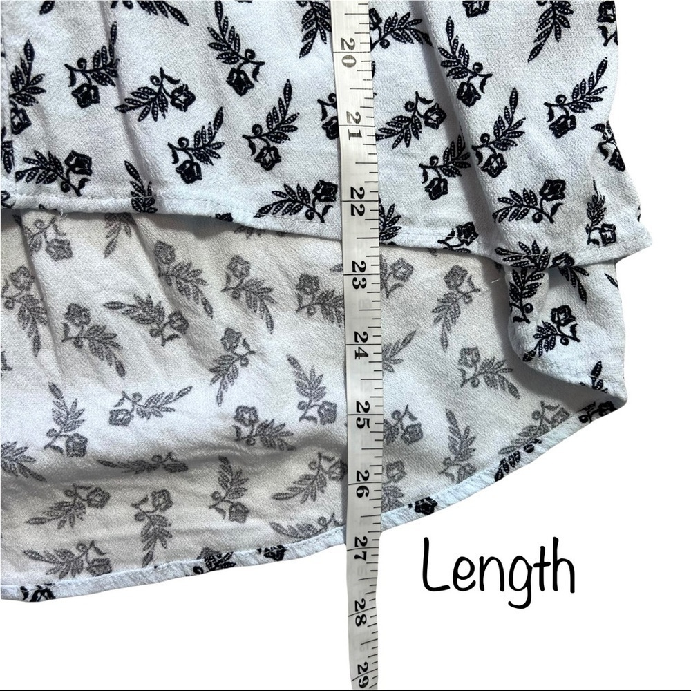 Universal Thread Light Blue Floral Sleeveless V-Neck Rayon Blouse Top Size Small - Picture 16 of 16